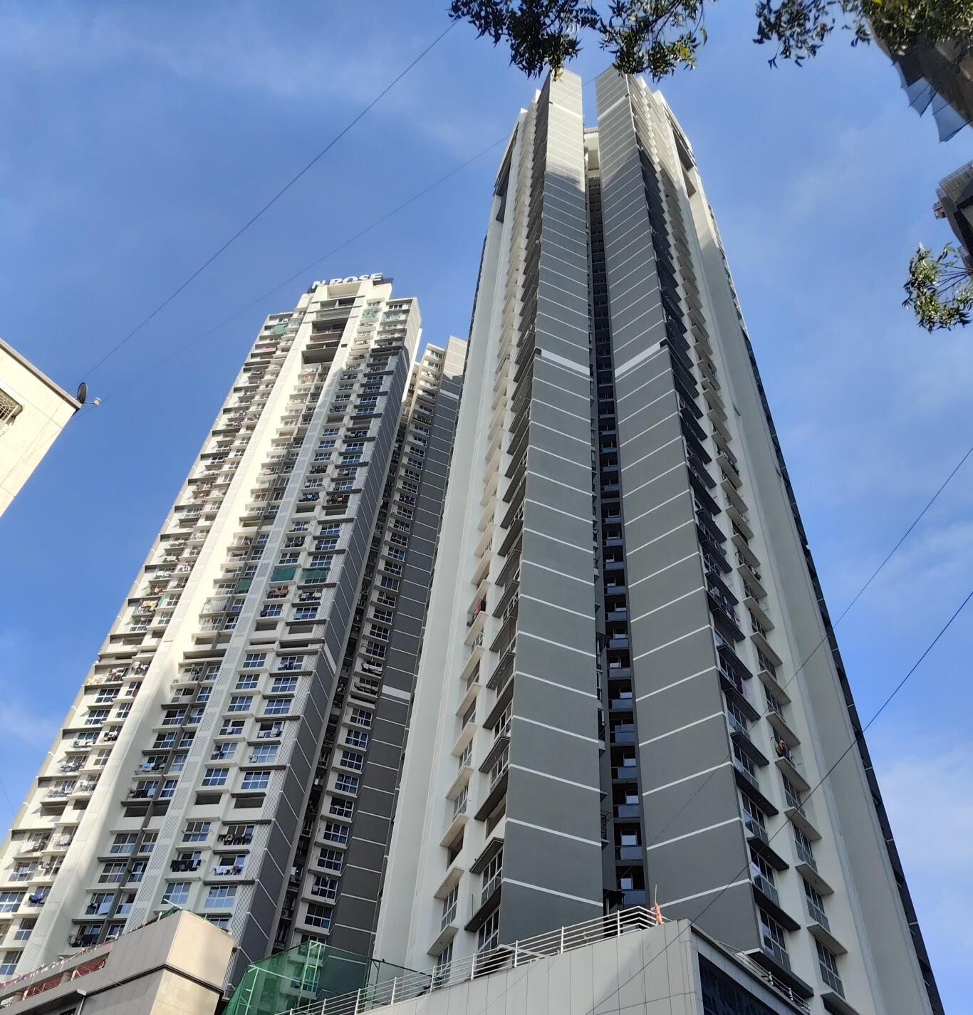 ymcwt9f_1742812269_580139819_optOrig